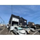 黄色い外観です