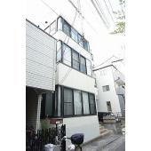 鉄骨造3階建