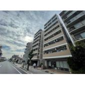 南向きの重厚感あるマンション!