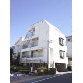 白い丈夫な建物です!