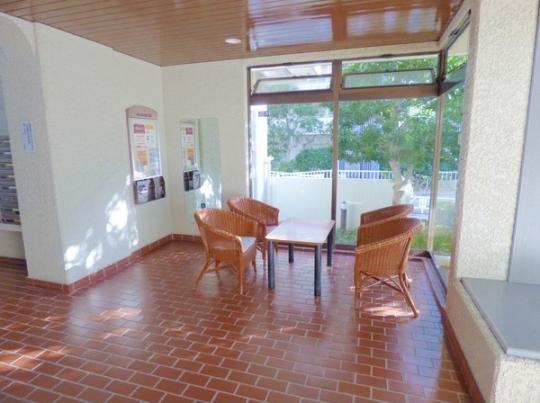 ���L����