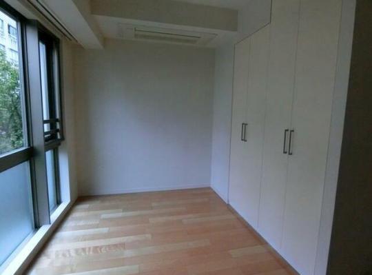 �r���g�C���G�A�R��