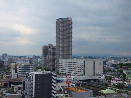 ���L����