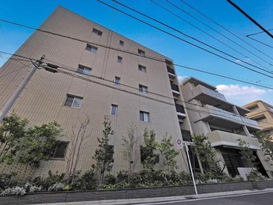 ���L����