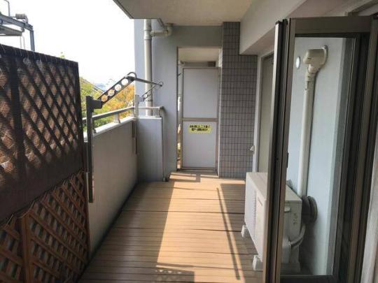 �o���R�j�[