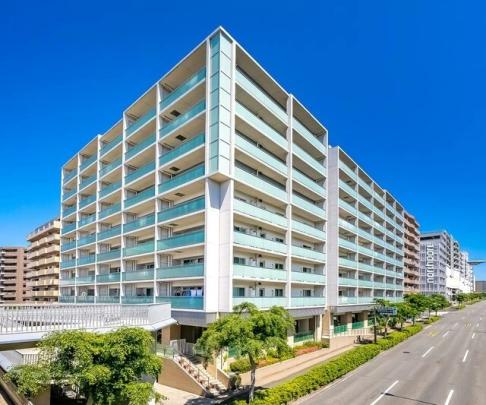 ���L����