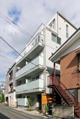 ���L����