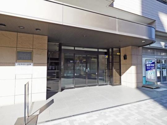 ���L����