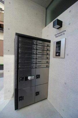 ���L����