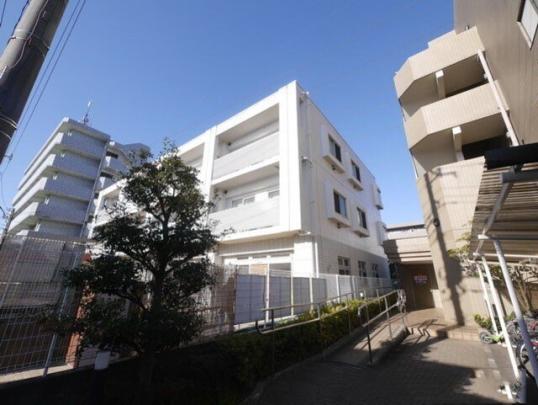 ���L����