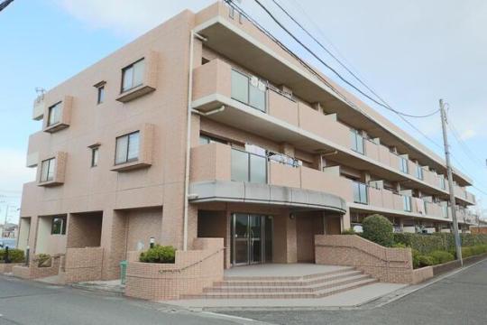 外観タイル張りです