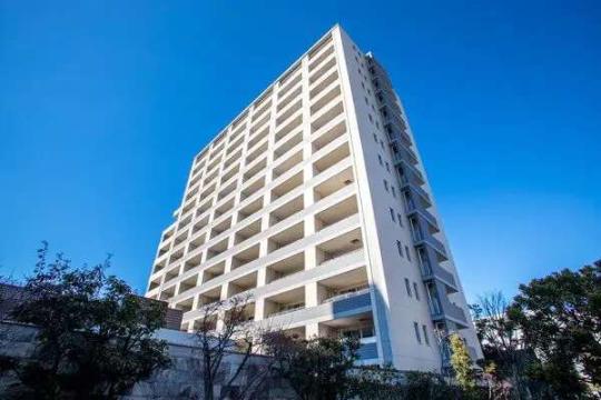 �N���b�V�B�n�E�X�ғ�