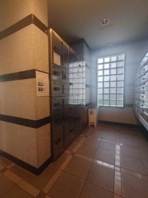 ���L����