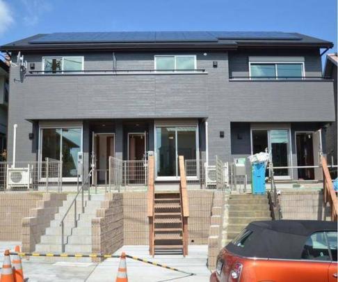 ���L����