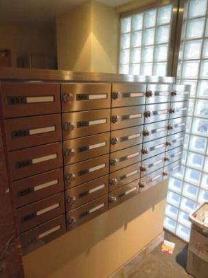 ���L����