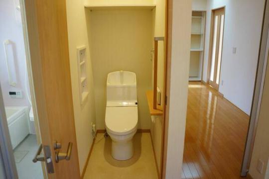 温水洗浄便座完備