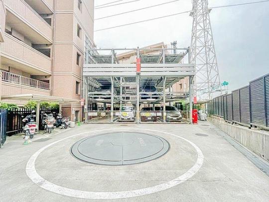 ���L����