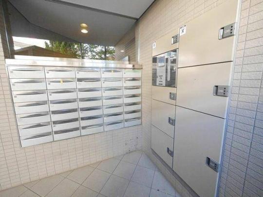 ���L����