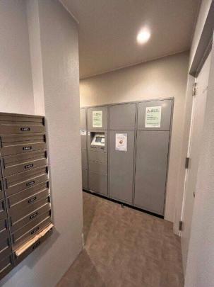 ���L����