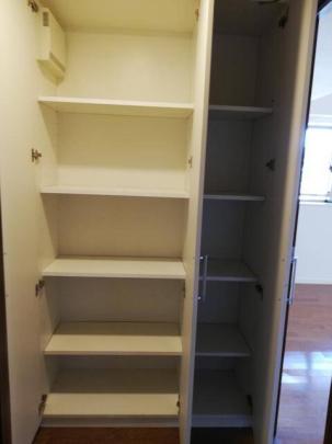 �V���[�Y�N���[�[�b�g�L��܂�