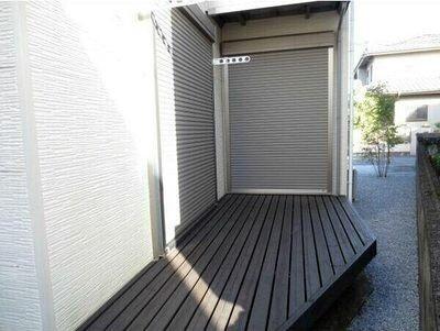 ウッドデッキ付き