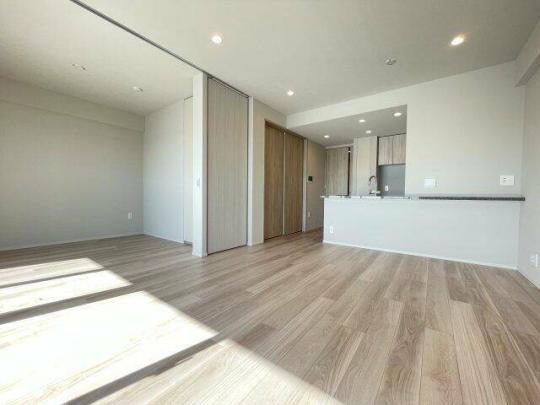 ���r���O