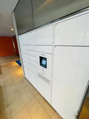 ���L����