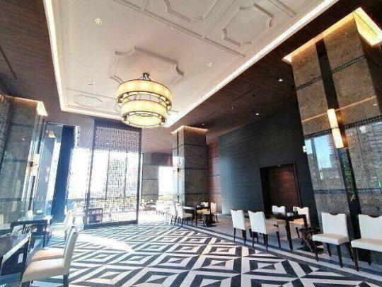 �G���g�����X