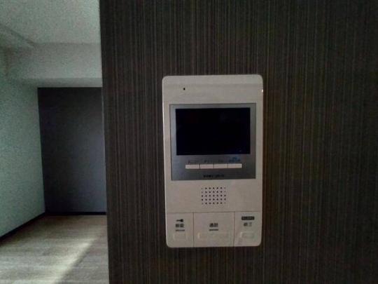 ���j�^�[�t���C���^�[�z��