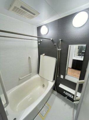 �o�X���[��