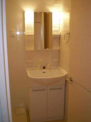 �Ɨ����ʑ�