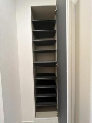 �V���[�Y�N���[�[�b�g�L��܂�