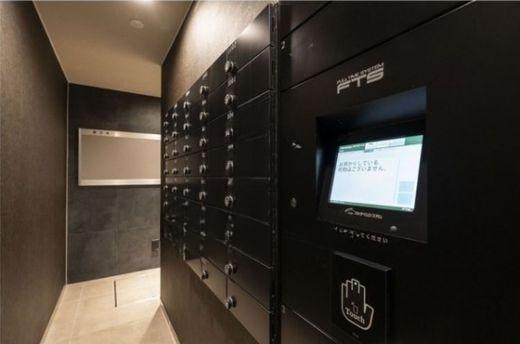 ���L����