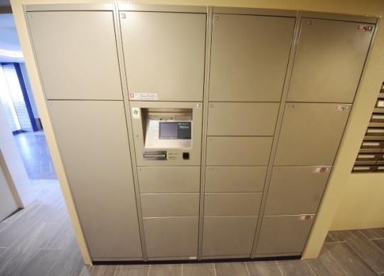 ���L����