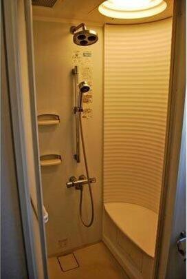 �V�����[���[��