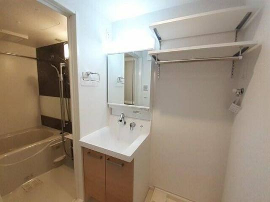 �Ɨ����ʑ�