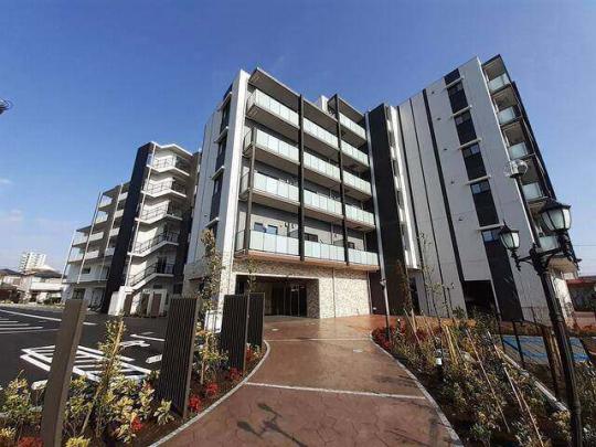 外観タイル張りです