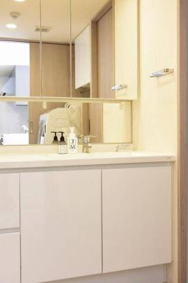 �Ɨ����ʑ�