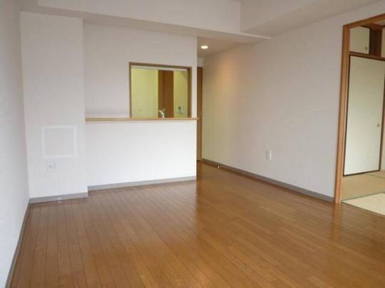 ���r���O