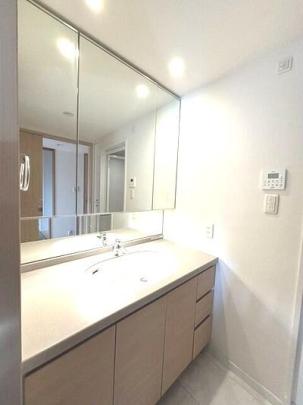 �Ɨ����ʑ�