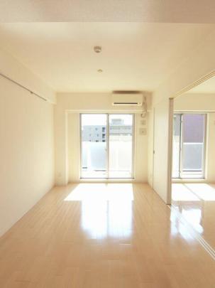 �t���[�����O�̃��r���O