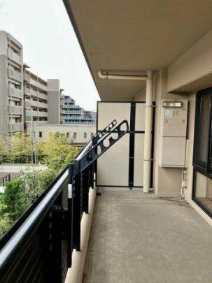 �o���R�j�[