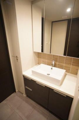 �Ɨ����ʑ�