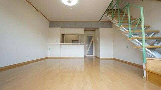 ���r���O