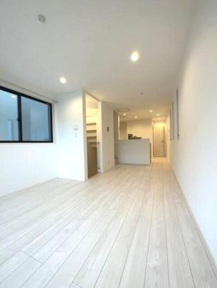 ���r���O