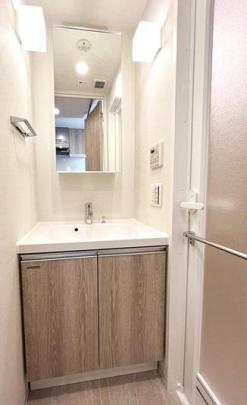 �Ɨ����ʑ�