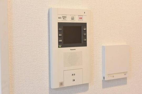 ���j�^�[�t���C���^�[�z��