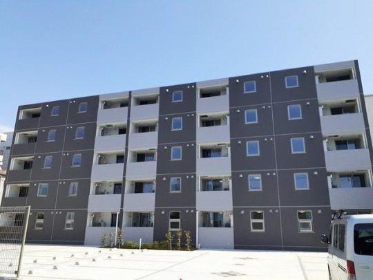 駅から徒歩13分