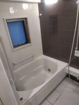 �o�X���[��