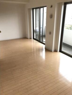 ���r���O